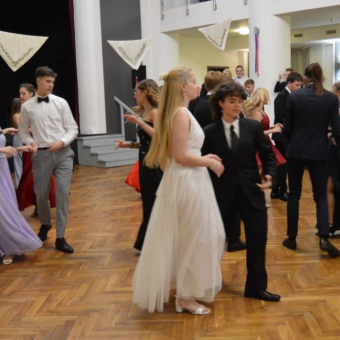 Taneční kurz studenti završili prodlouženou